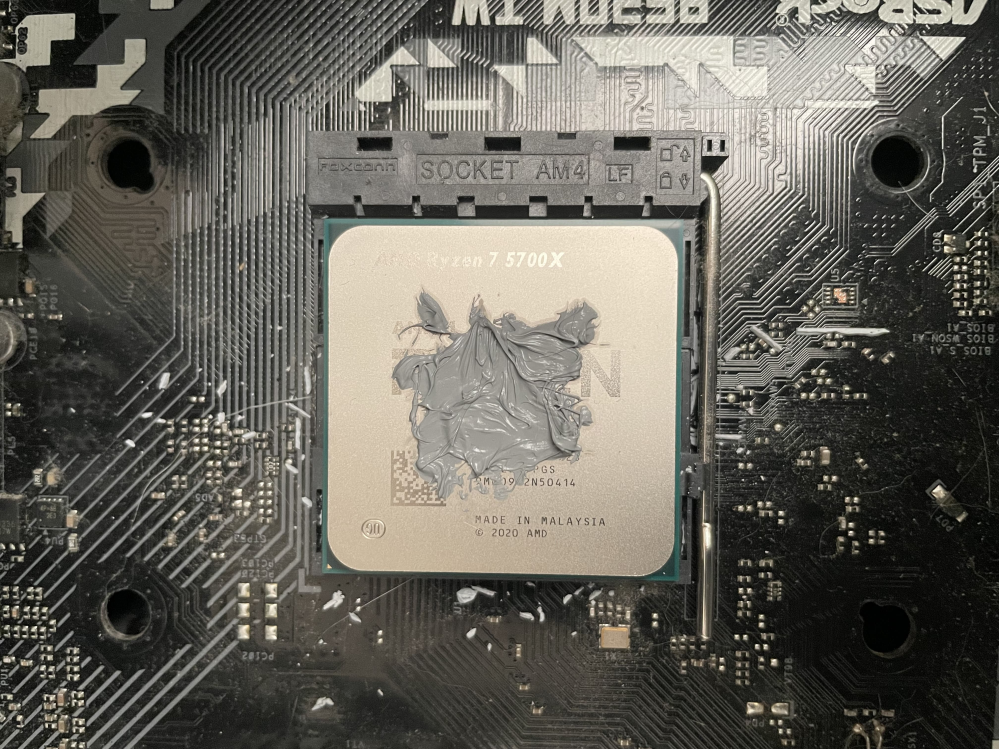 知識不足で申し訳ないのですが、マザボのa520mtwのcpuクーラーを交換
