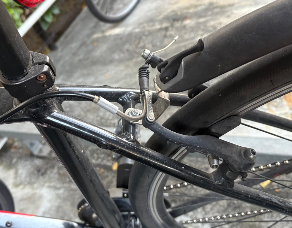クロスバイクの後輪ブレーキが少し前からゆるゆるになってきてついに 