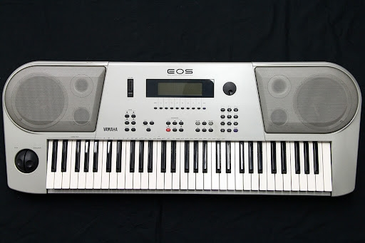 YAMAHAが80〜90年代に販売していた「EOSシリーズ」は安っぽいシン