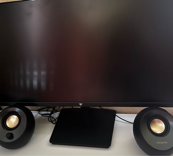 ゲーミングモニター用のスピーカーについて。27インチのモニターを購入