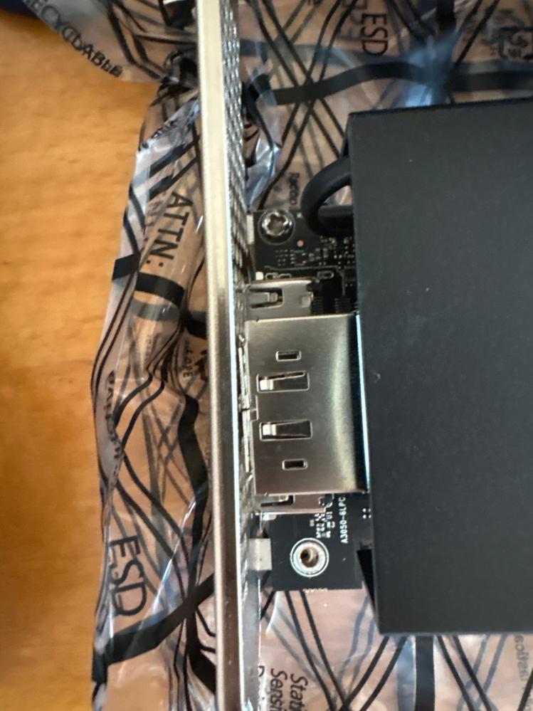 msiのrtx30506glpのブラケットをロープロファイルに交換しようと