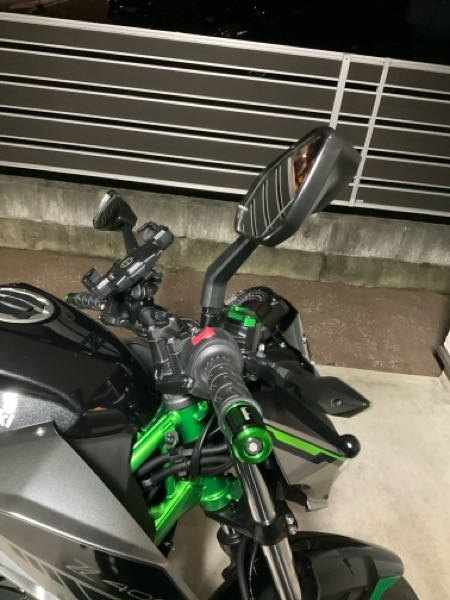 Z400の純正ミラーが振動で見にくく、ナポレオンに変えましたが