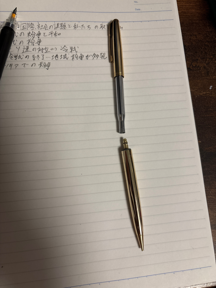 ボナンペンの質問です。アルミ金具と真鍮金具のシャーペンではそれぞれ