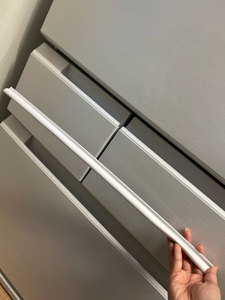 SHARPの冷蔵庫をつかってるのですがある日1番下の冷凍庫の引き 