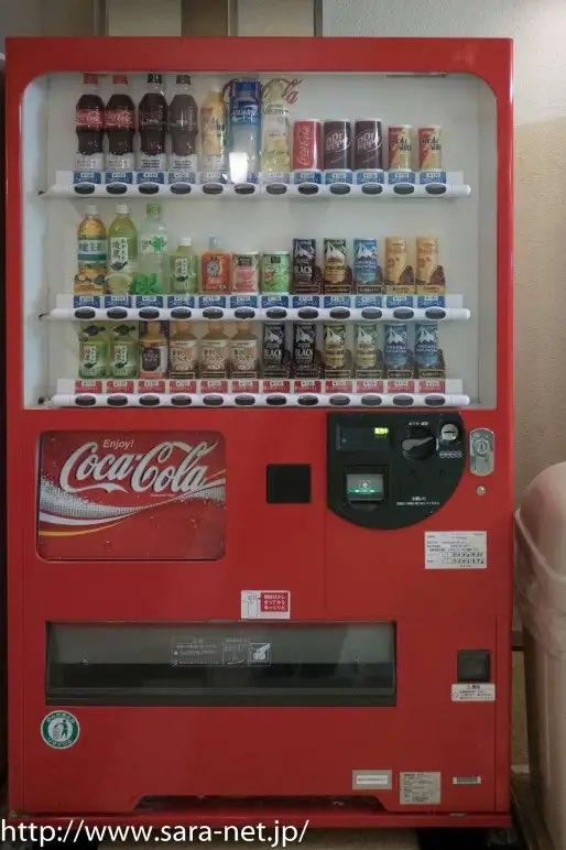 田舎町のコカコーラ社自販機はまだまだコークオン非対応の自販機