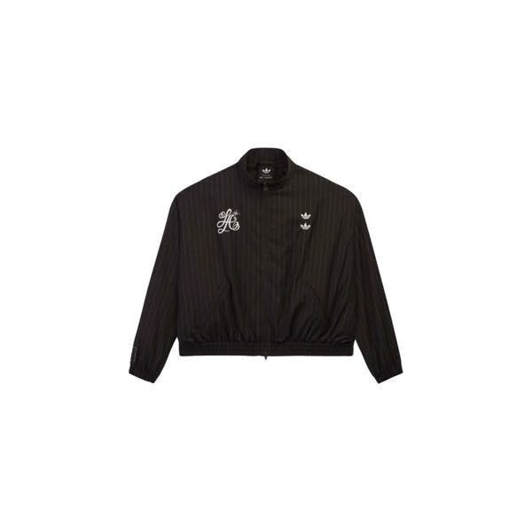 これはadidasのなんて名前の商品ですか？多分まだでてないコラボだと