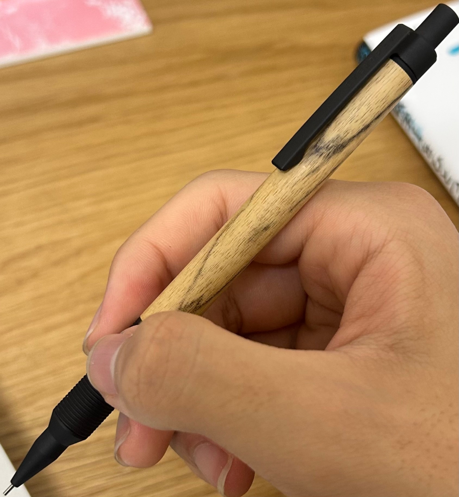 先日、銘木のペールムーンエボニーで作られたエバードローという