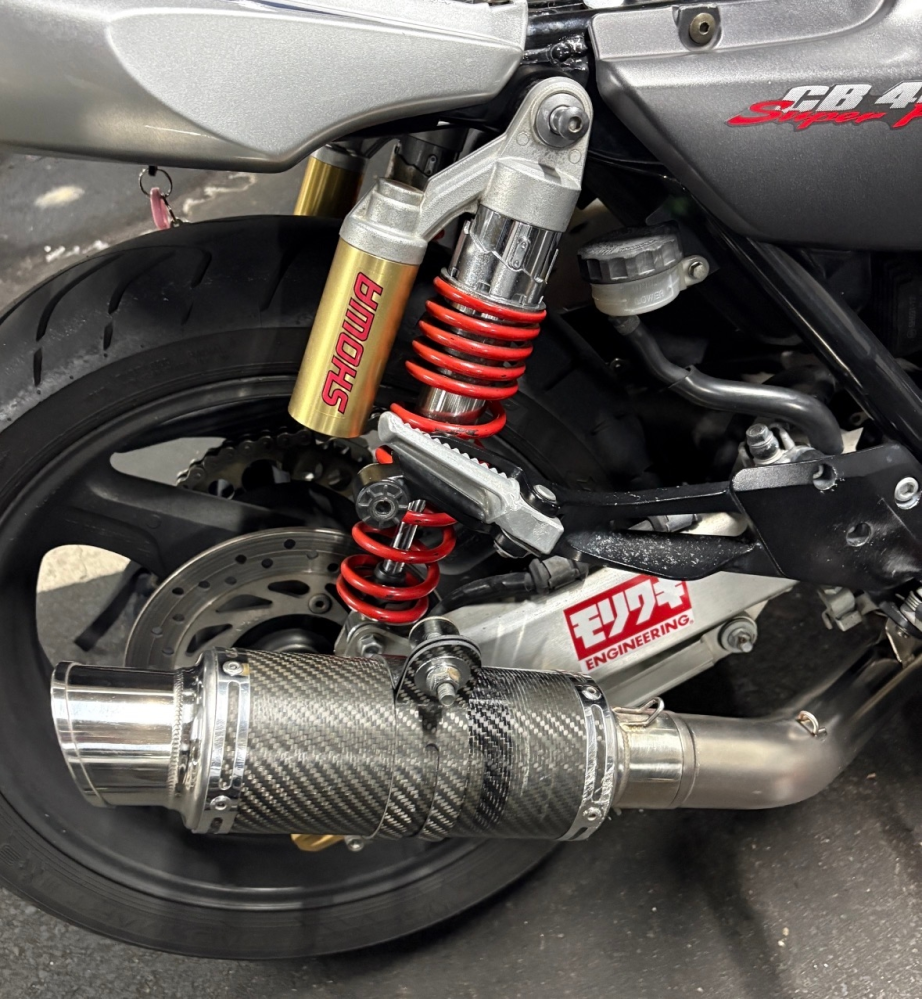 CB400SFNC39のマフラー交換について質問があります。 - 元々モリ