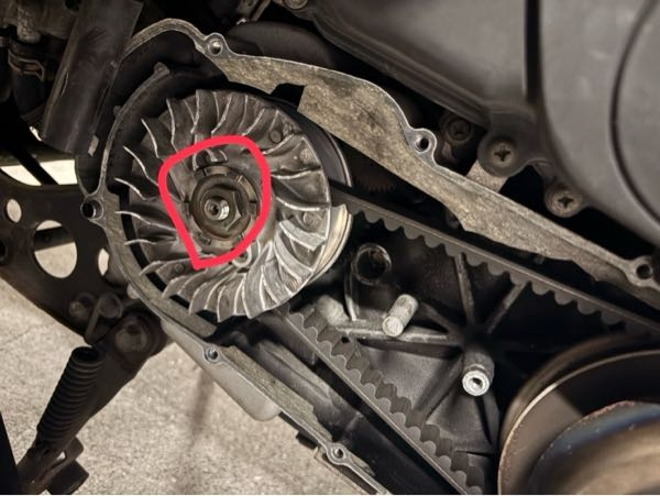 マジェスティ125の異音について質問です。マジェスティ125FI最終型で 