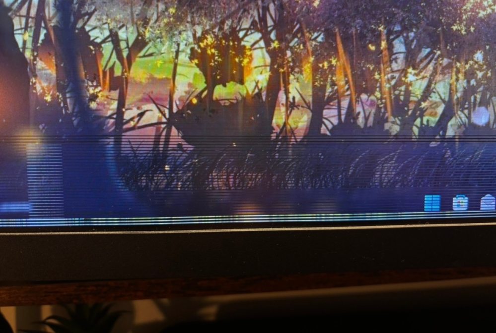 モニターに謎線がでてます。助けてください液晶割れとかではないと思
