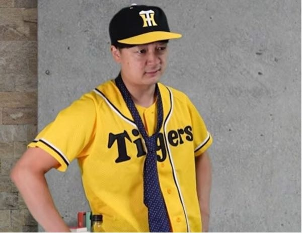 プロ野球ファンなら必ず答えましょう！！ あなたの好きな球団はどこですか？ [セ・リーグ] ・読売ジャイアンツ ・中日ドラゴンズ ・阪神タイガース ・広島東洋カープ ・東京ヤクルトスワローズ ・横浜DeNAベイスターズ [パ・リーグ] ・埼玉西部ライオンズ ・福岡ソフトバンクフォークス ・オリックス・バファローズ ・千葉ロッテマリーンズ ・北海道日本ハムファイターズ ・東北楽天ゴールデンイーグルス 私は阪神タイガースのファンです！！ 至急よろしくおねがいします！！