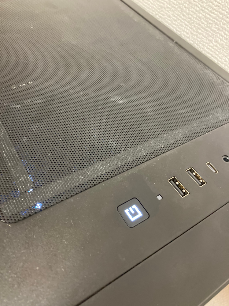 引越し後、デスクトップの設置が終わったのですが電源を入れても画像の