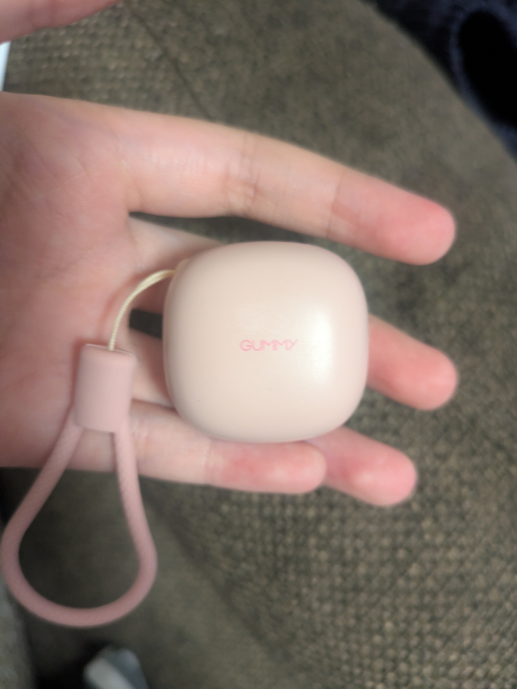 画像のイヤホンが右側だけ一生聞こえません。再接続する時も左側だけ