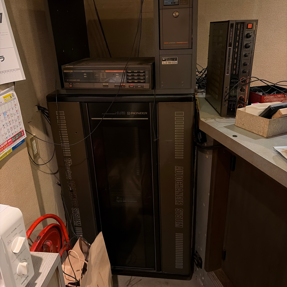 レーザーディスクカラオケ機械の引き取りしている業者さん知りませんか