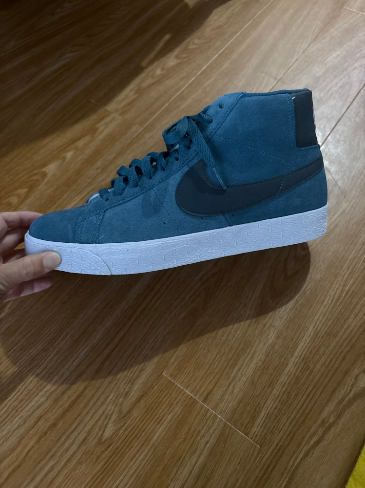 NIKESBについて質問があります。未使用、保管状態も良好です。ですが 