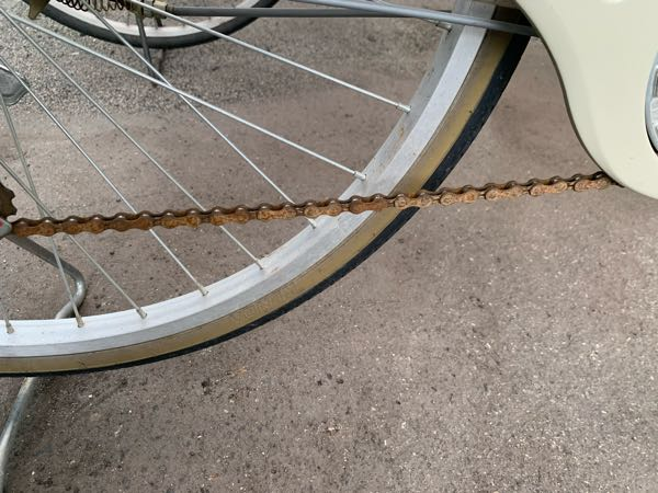 自転車を買ってから1年半ぐらいなんですけど、1年半使っただけでこ 