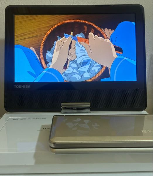 メルカリで東芝REGZAポータブルdvdプレーヤーを買ったのです