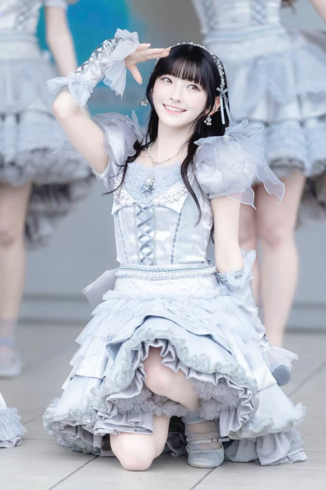 ノイミー永田詩央里ちゃんの装備ってペンライト2本(青×青)以外に何