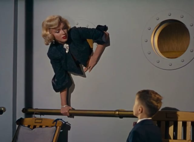 これは何の映画のシーンで、この女性はどうなったのでしょう