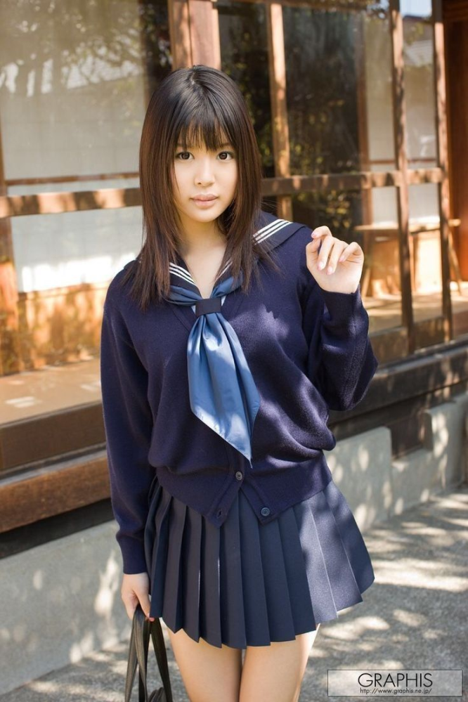 ミスチルの桜井和寿さんって公開名をなんで本名である旧漢字の「櫻井
