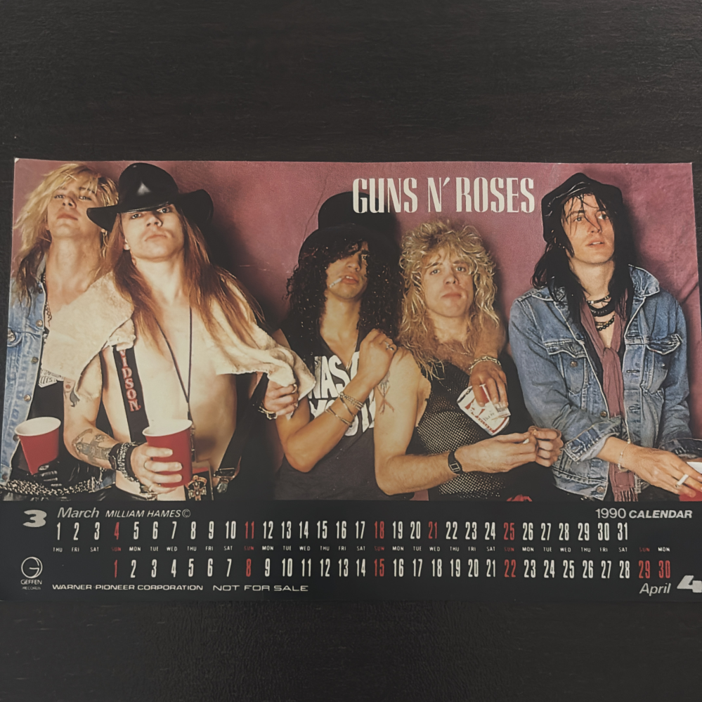 Guns N' Roses 1990年カレンダー ガンズ・アンド・ローゼズの1990年カレンダーが出てきました何か知っ