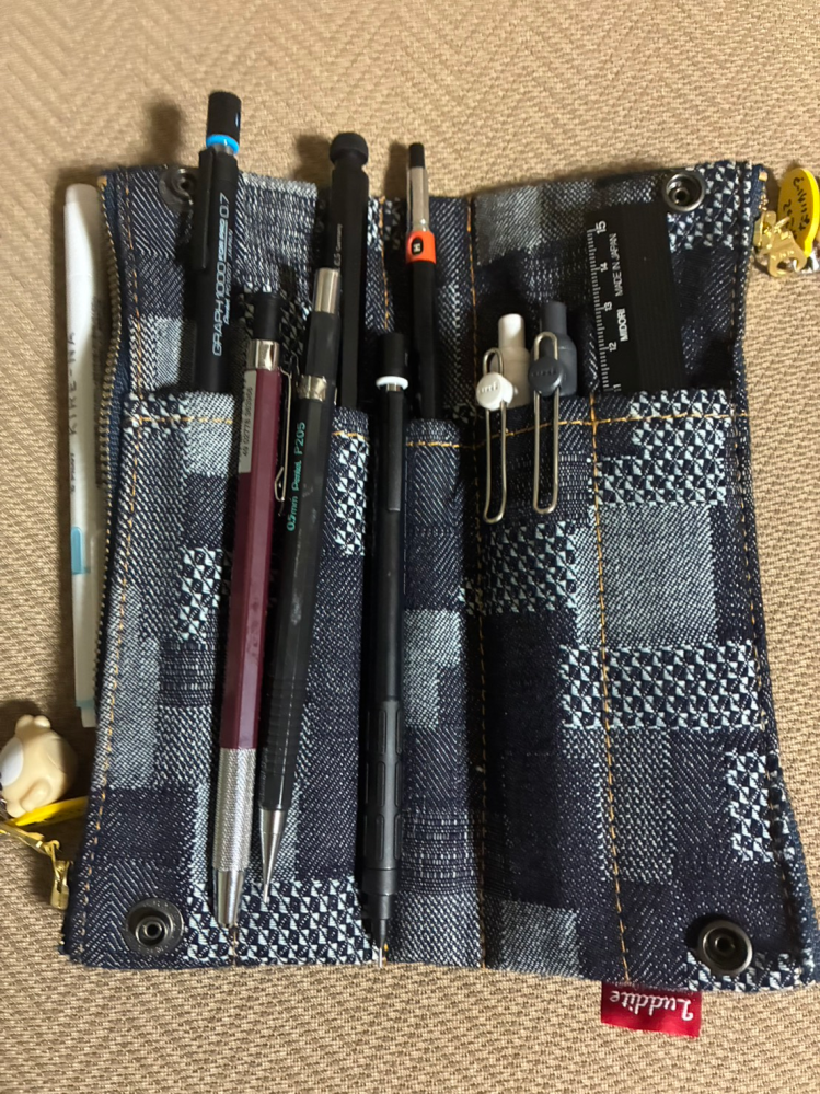 野原工芸の新型シャーペンについて質問です。ダブルノック式と固定式