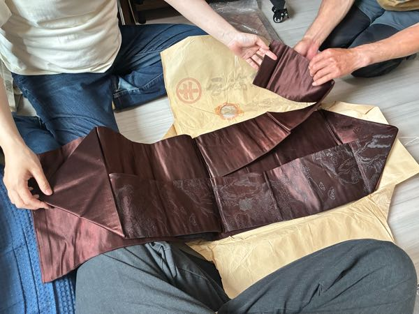 祖母の遺品です。着物類だと思われますが、これはなんですか？名古屋帯 