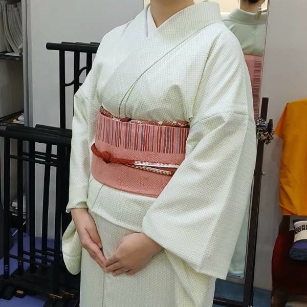 このような有栖川鹿文様の柄の袋帯は、入学式などで吉祥柄訪問着と