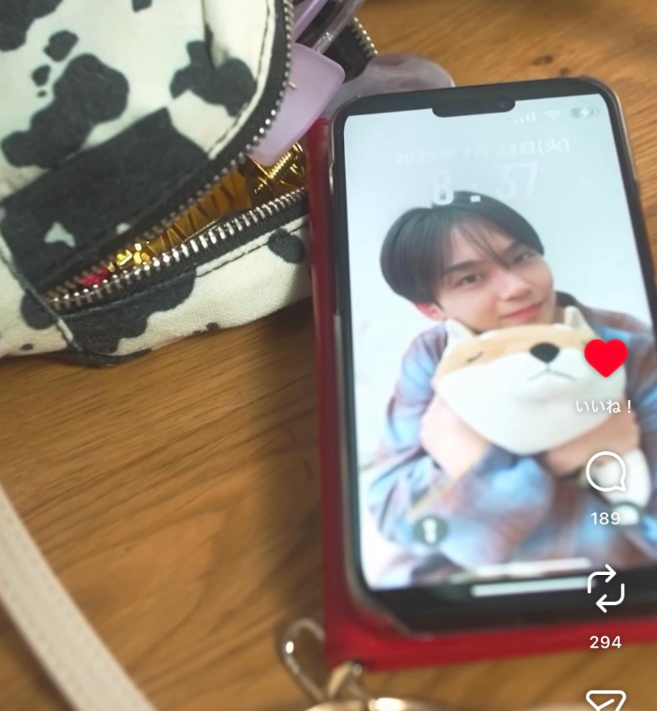 KEYTOLITの前ツアーWAKEUPTHEFOOLのグッズ「くっつき - Yahoo!知恵袋