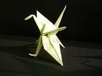 折り鶴の糸の通し方ってどうするんですか 千羽鶴ですね 一番先に糸にビーズ Yahoo 知恵袋