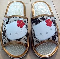 中高生で プーマのジャージ キティちゃんのサンダル みたいな格好が流行って Yahoo 知恵袋