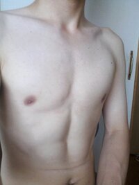 こんな身体では男性として頼りないですか もっと男らしい黒くて筋肉質な身体 Yahoo 知恵袋