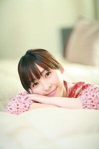 麻生久美子さんって何でこんなに美人と言われるのですか 妬みか Yahoo 知恵袋