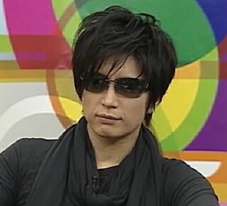 このgacktさんのような髪型にしたいのですがどういう風にセット Yahoo 知恵袋