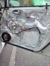 車のデッドニング フロント左右 しましたが 音がこもったような気がします Yahoo 知恵袋