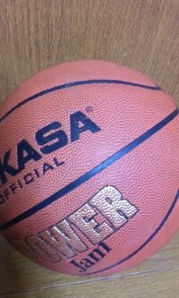 バスケのことで質問です バスケットボールは 皮やゴムなどがありますが Yahoo 知恵袋