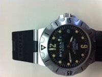 革ベルトの交換修理やオーダーの件で質問です ブルガリの腕時計 ディヤゴノス Yahoo 知恵袋