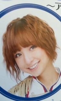 髪型について 画像の篠田麻里子さんの髪型 パーマ はなんていうん Yahoo 知恵袋