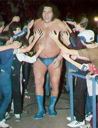 アンドレの実測身長 意外に小さくないですか 本当に２ｍ以上あった Yahoo 知恵袋