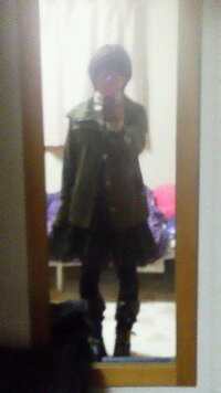 この形のワンピースは 流行遅れでしょうか 肩から肘にかけてシースルー Yahoo 知恵袋