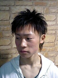 現在高３男です来週卒業式があって髪型で悩んでるんでて ネットを探ってみ Yahoo Beauty