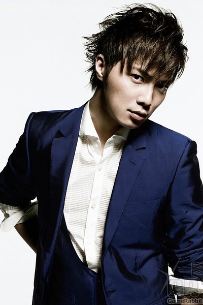 成宮寛貴の髪型にしたいのですがカラーやパーマなどをしているの Yahoo 知恵袋