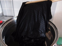 ユニクロでエアリズムを買ってきましたが 開けてみると何かおかしな臭 Yahoo 知恵袋