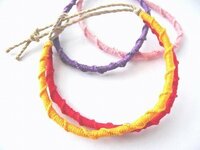 2色の刺繍糸で簡単なミサンガの作り方を教えてください インターハイ予選に向 Yahoo 知恵袋