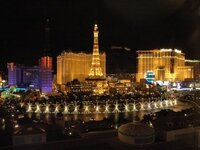 ラスベガスについて質問です ラスベガスで自由の女神が立っている場所はこ Yahoo 知恵袋