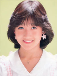 岡田有希子の自殺写真を撮った記者 一番乗りした記者がうつ伏せで倒れて Yahoo 知恵袋