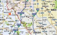 県外のディーラーで軽自動車を買っても、自分の市で登録してもらえますか？

私が仮に京都府京田辺市（画像右）に住んでいるとします。 京田辺市にはダイハツの店がないので、大阪府枚方市の①のダイハツ店で軽自動車を買い、「京田辺市で登録して」と頼めばしてくれるでしょうか？
距離的には非常に近く、隣の市ですが、県外です。

大阪の店で買って、自分の住む京都府で登録できますか？
車検も県外の...