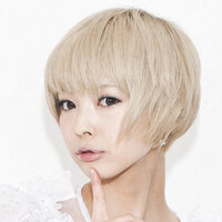 この画像のような白髪よりの金髪 にしたいんですが美容師さんになんて説明 Yahoo Beauty