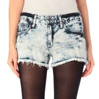 男性ですがショートパンツを穿いています すれ違う人がみんなじろじろ見るのです Yahoo 知恵袋