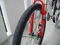 自転車のkendacosmosタイヤはどういう所が劣悪なのですか Yahoo 知恵袋